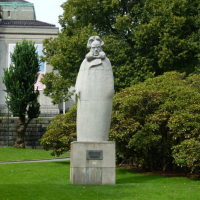 Ibsen statue outside National Theatre in Bergen
