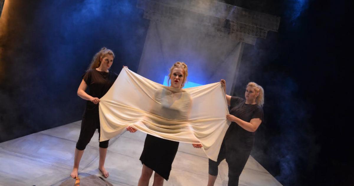 Vancouver Theatre: Trojan Women 